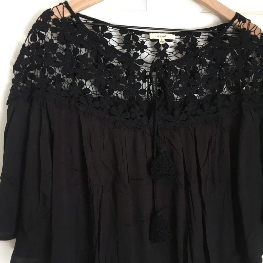 SPRING SALE 🛍 Boho Lace Tunic - Picture 2 of 5